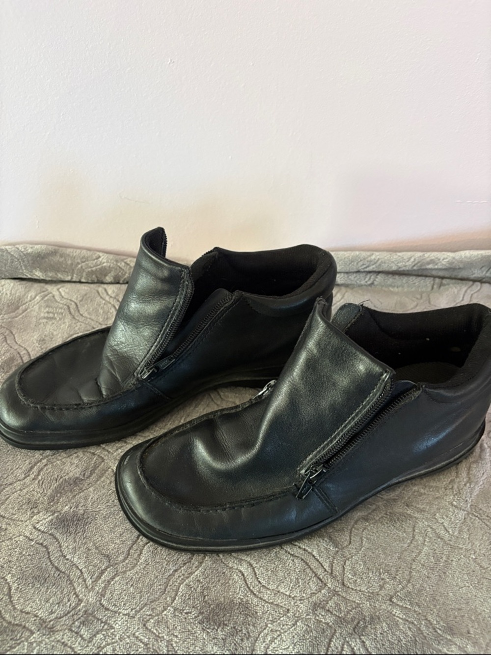 Easy Spirit Black Leather Women's Boots with Side Zips - Picture 8 of 11